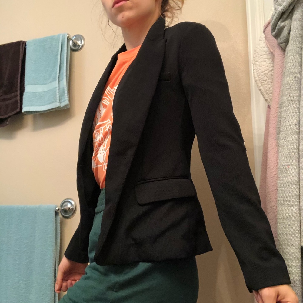 Blazer - Picture 4 of 5